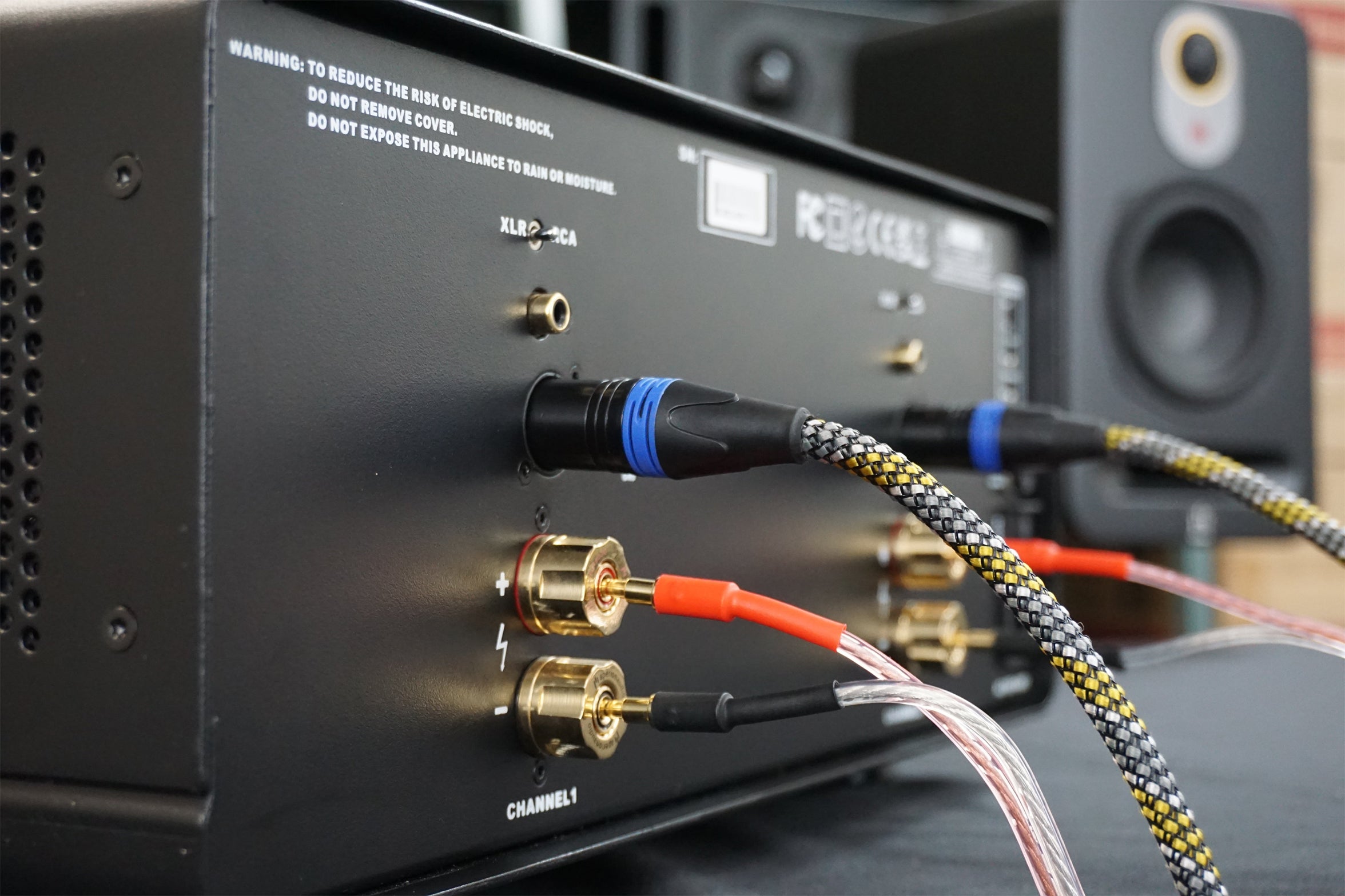 Aperion_XLR_Cable_Secure_Connection