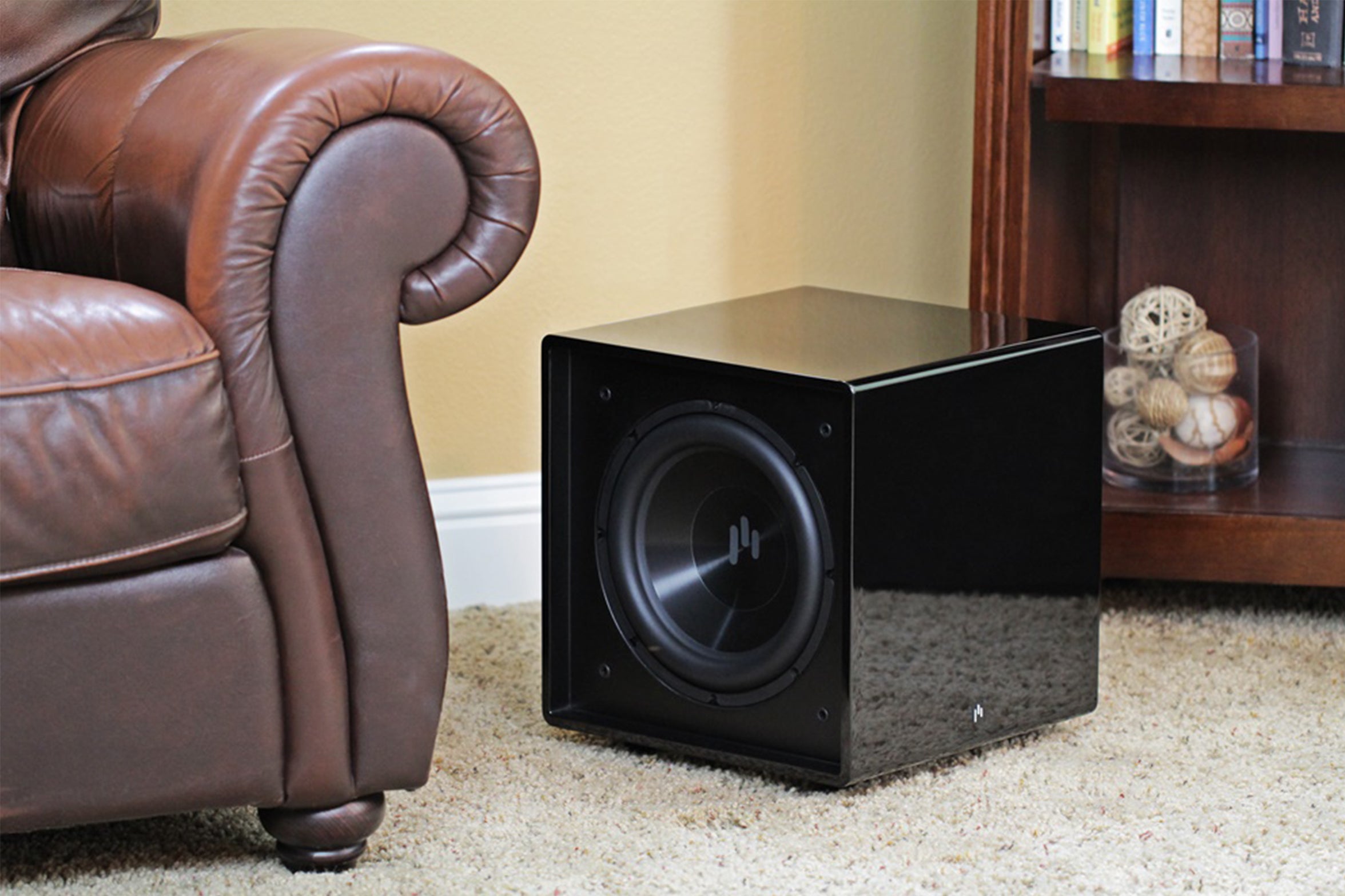 Aperion Audio Bravus II B10D 500W RMS Class D Active Subwoofer Gloss Black