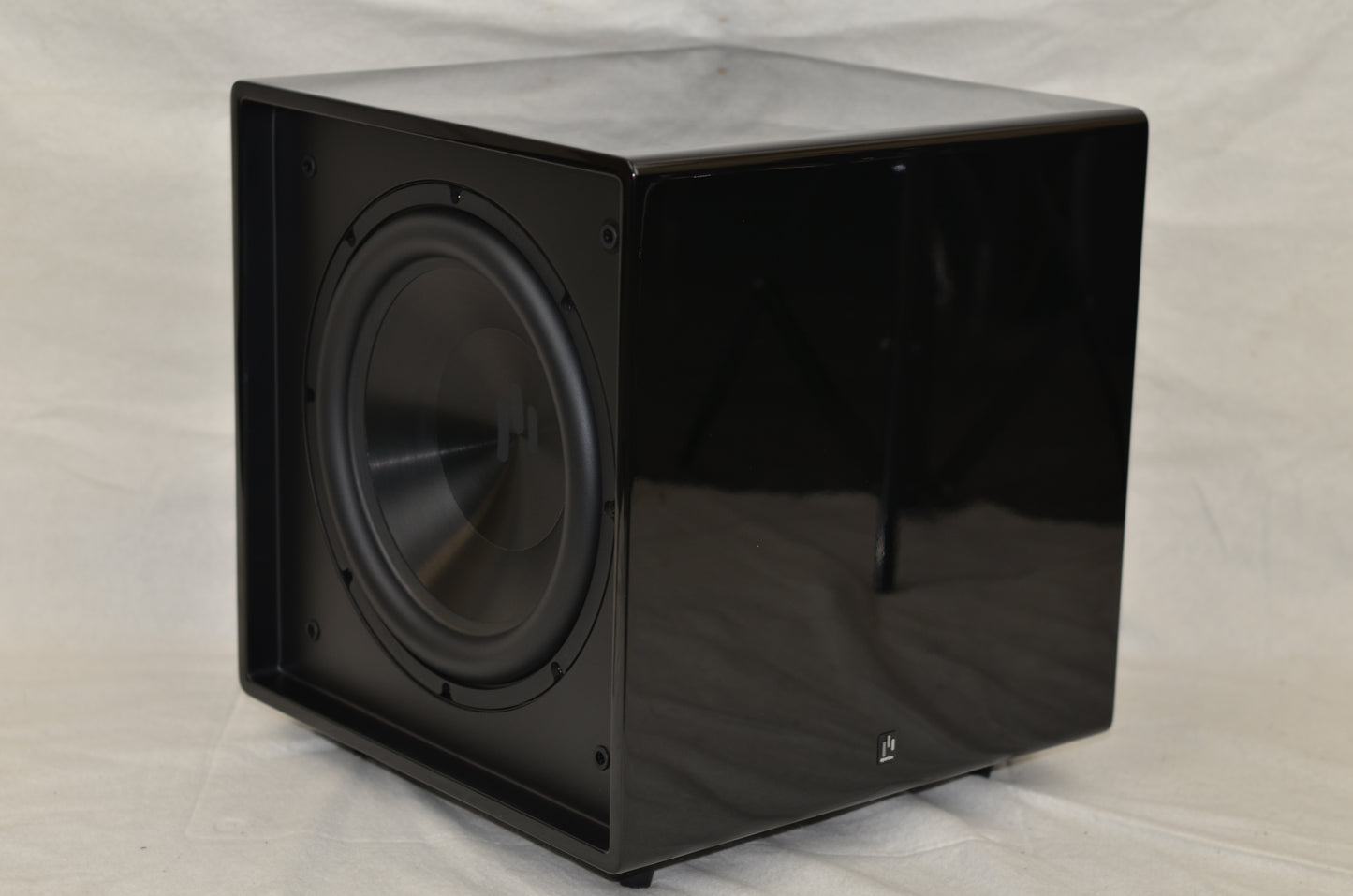 Bravus II 12D 650W 12" Powered Subwoofer Gloss Black A stock #179Y