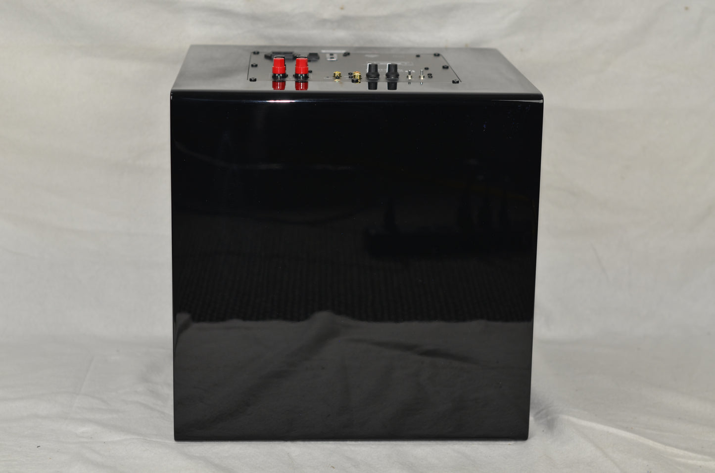Bravus II 12D 650W 12" Powered Subwoofer Gloss Black A stock #179Y