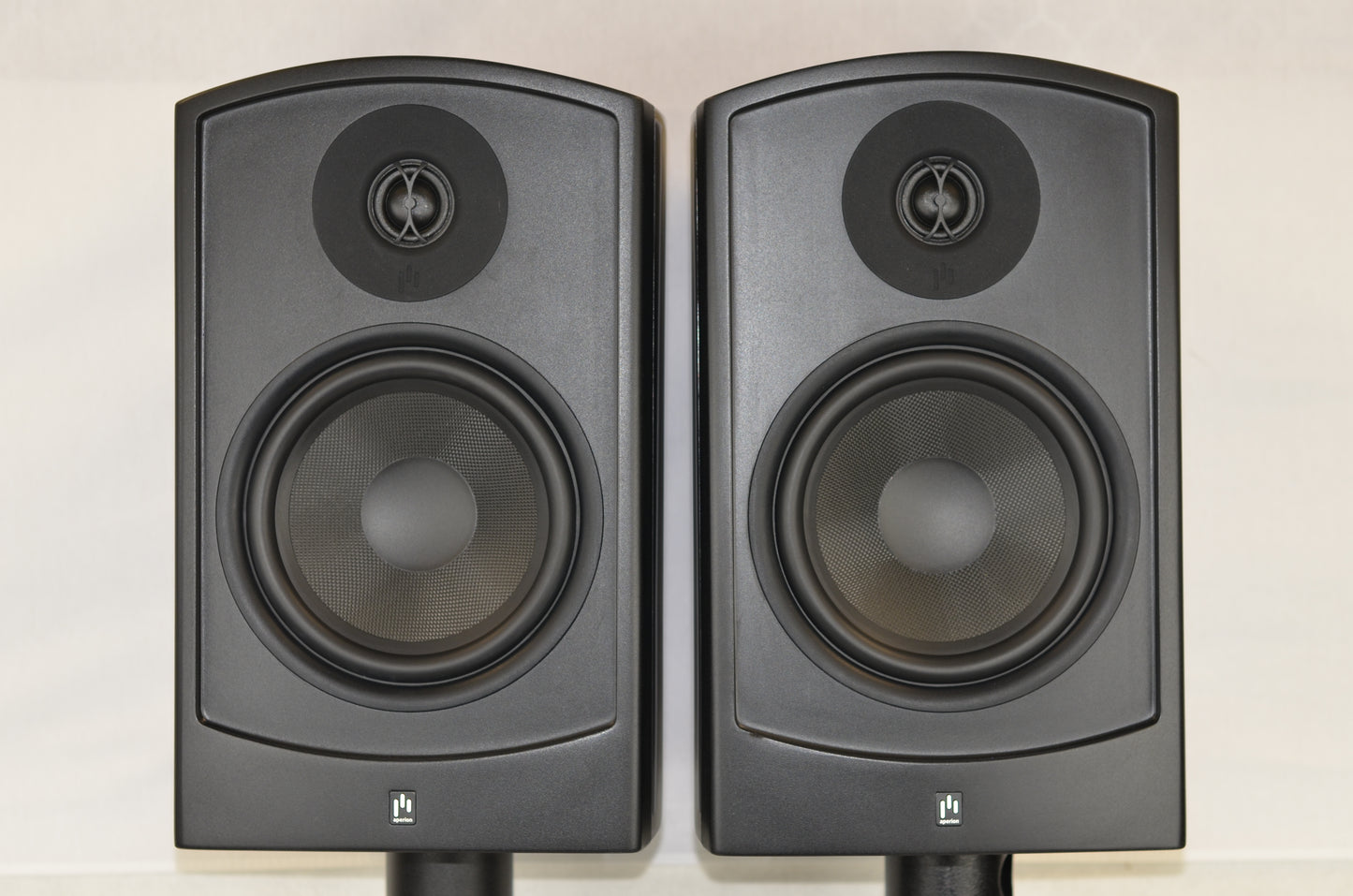 Verus V8B 8" Bookshelf Speaker Gloss Black - A Stock 23/24Y - Aperion Audio