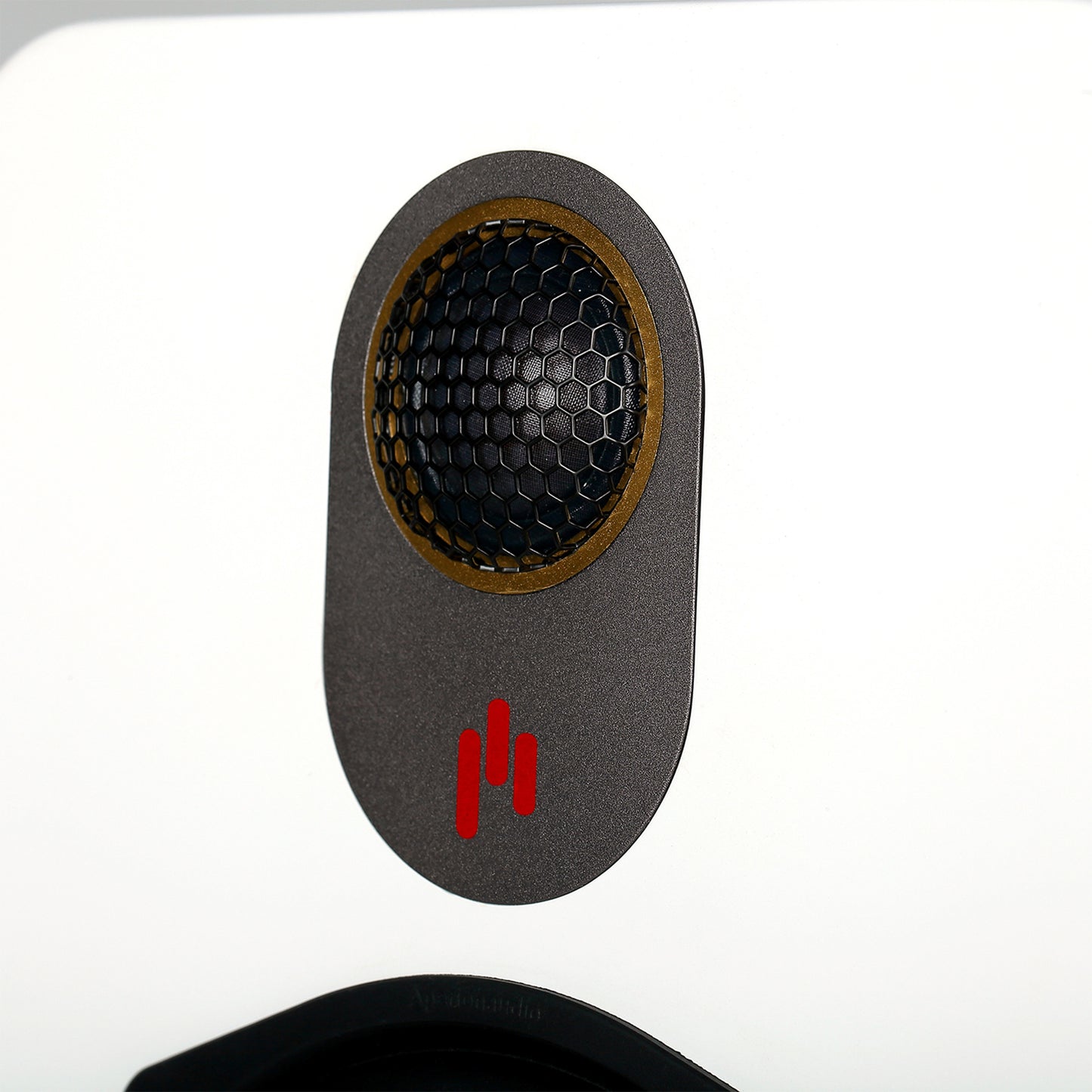 aperion-audio-novus-n5b-bookshelf-speaker-white-tweeter