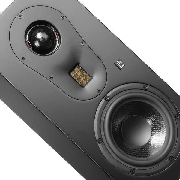 Theatrus T63S &mdash; алюминиевая фронтальная панель (крупно)