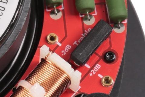 Treble jumper &plusmn;2 dB