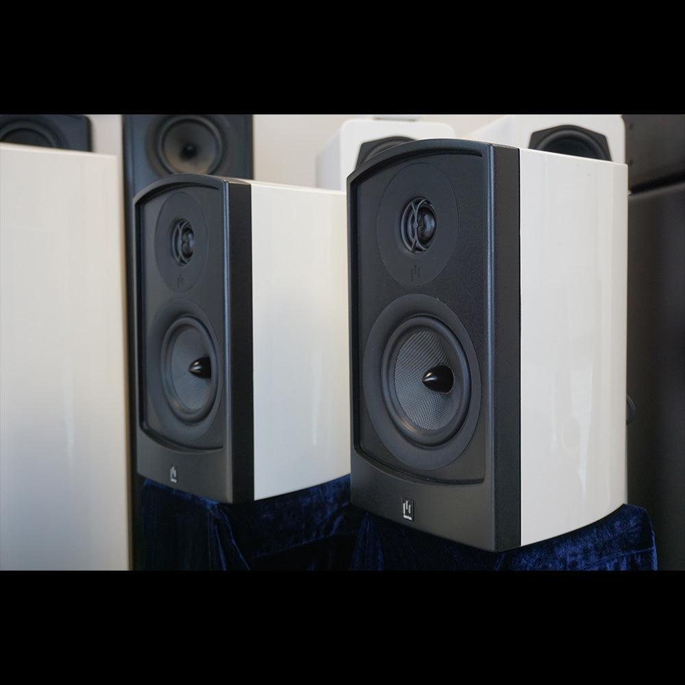 Aperionaudio-VerusIII-Grand-Speakers-Gloss-White